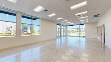 NW 107th Ave, Doral, FL à louer Numérisation 3D Matterport– Image 1 sur 8