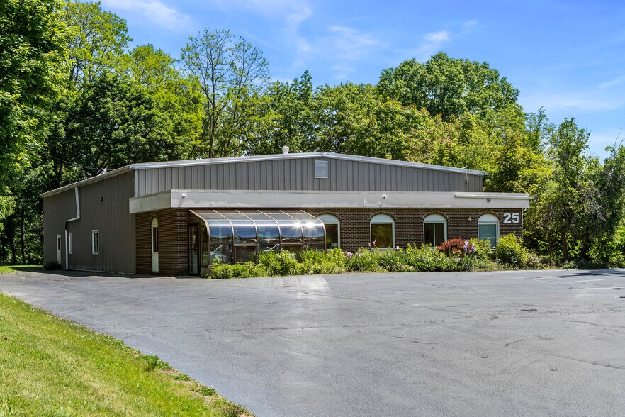25 Delaware Ave, Delmar, NY à louer - Photo de l’immeuble – Image 1 sur 55