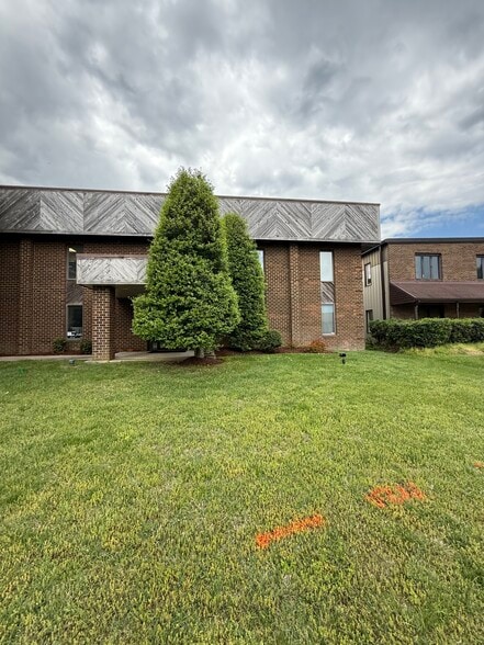 8 Irongate Dr, Waldorf, MD à louer - Photo de l’immeuble – Image 2 sur 13