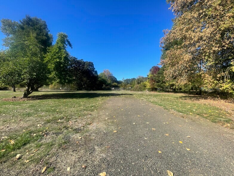 200 N Gun Club Rd, Independence, OR à vendre - Photo de l’immeuble – Image 2 sur 5