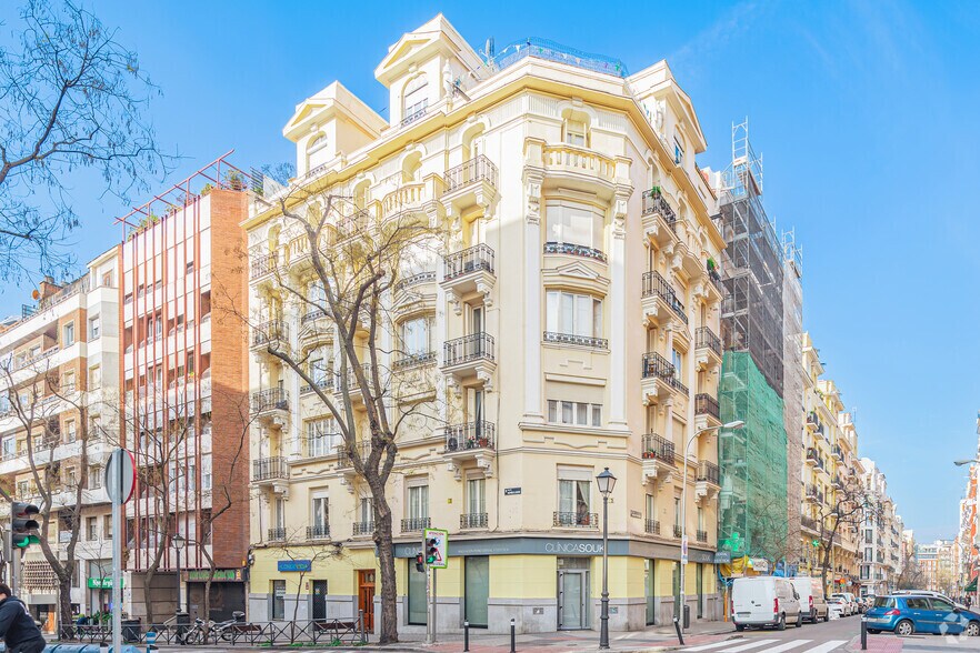 Local commercial dans Madrid, Madrid à louer - Photo principale – Image 1 sur 4