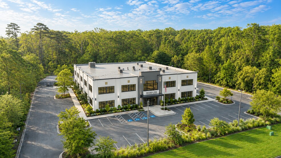 8 Southern Oaks Ct, Savannah, GA à vendre - Photo de l’immeuble – Image 2 sur 16