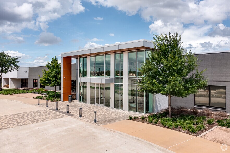 6600 Chase Oaks Blvd, Plano, TX à louer - Photo de l’immeuble – Image 2 sur 17