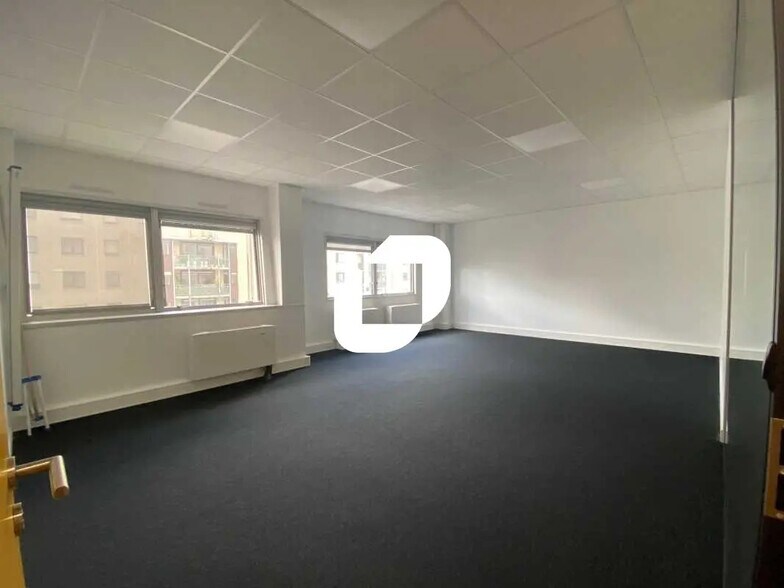 Bureau dans Guyancourt à louer - Photo de l’immeuble – Image 2 sur 22