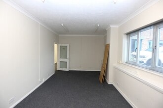 1 Warneford Av, Ossett à louer Photo intérieure– Image 2 sur 3