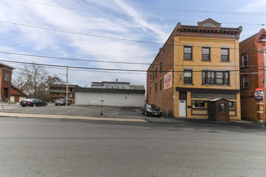 38 Reid St, Amsterdam, NY à vendre - Photo de l’immeuble – Image 2 sur 29