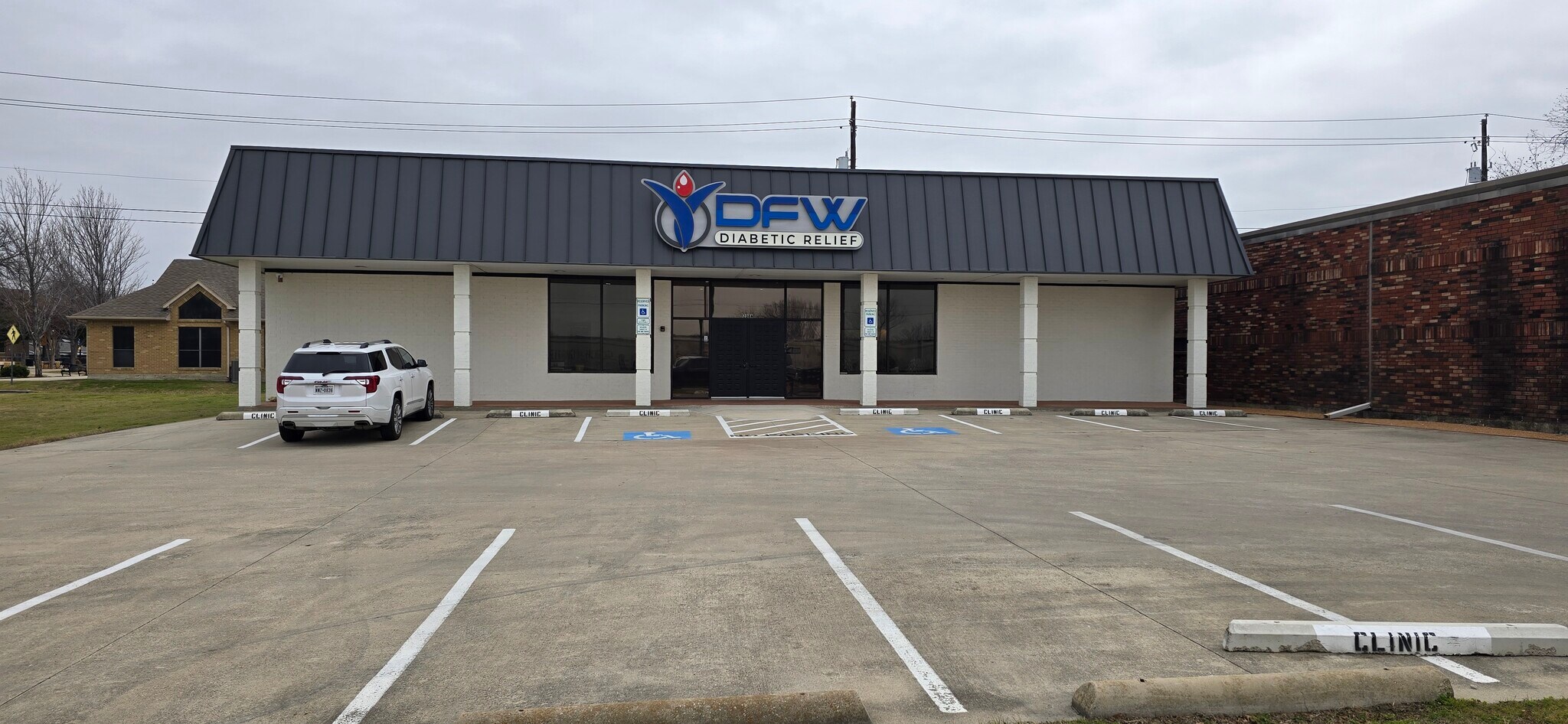208 N Highway 377, Roanoke, TX à louer Photo principale– Image 1 sur 14