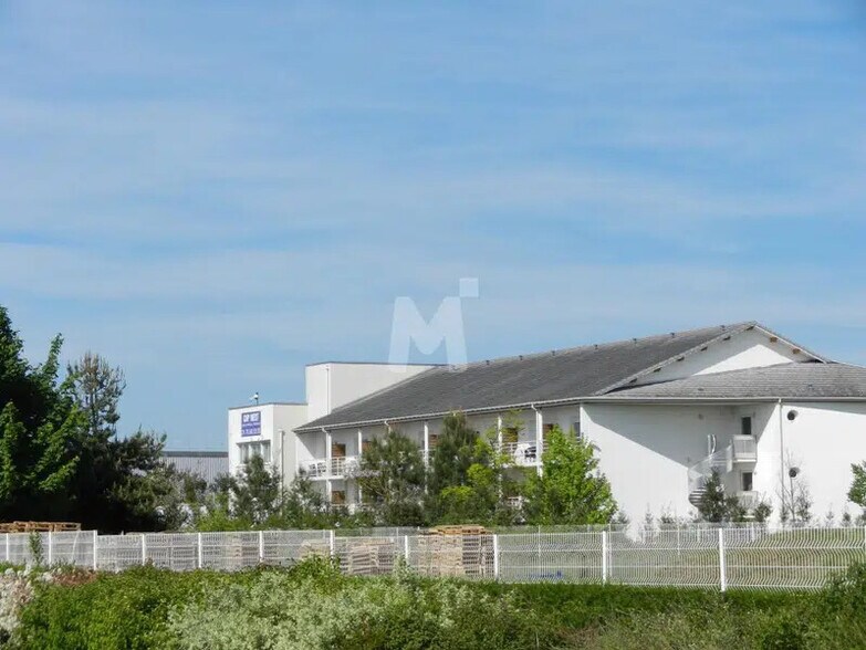 Bureau dans Saint-Michel-sur-Orge à louer - Photo de l’immeuble – Image 1 sur 8