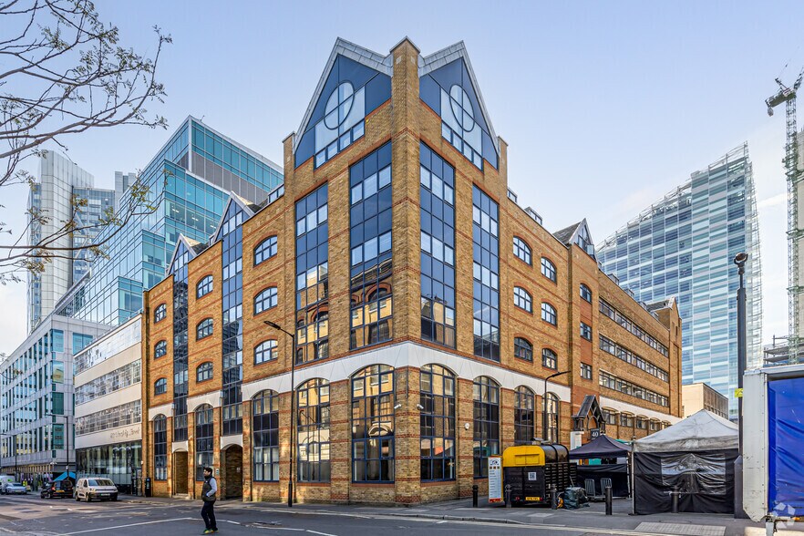 40 Clifton St, Londres à louer - Photo de l’immeuble – Image 1 sur 47