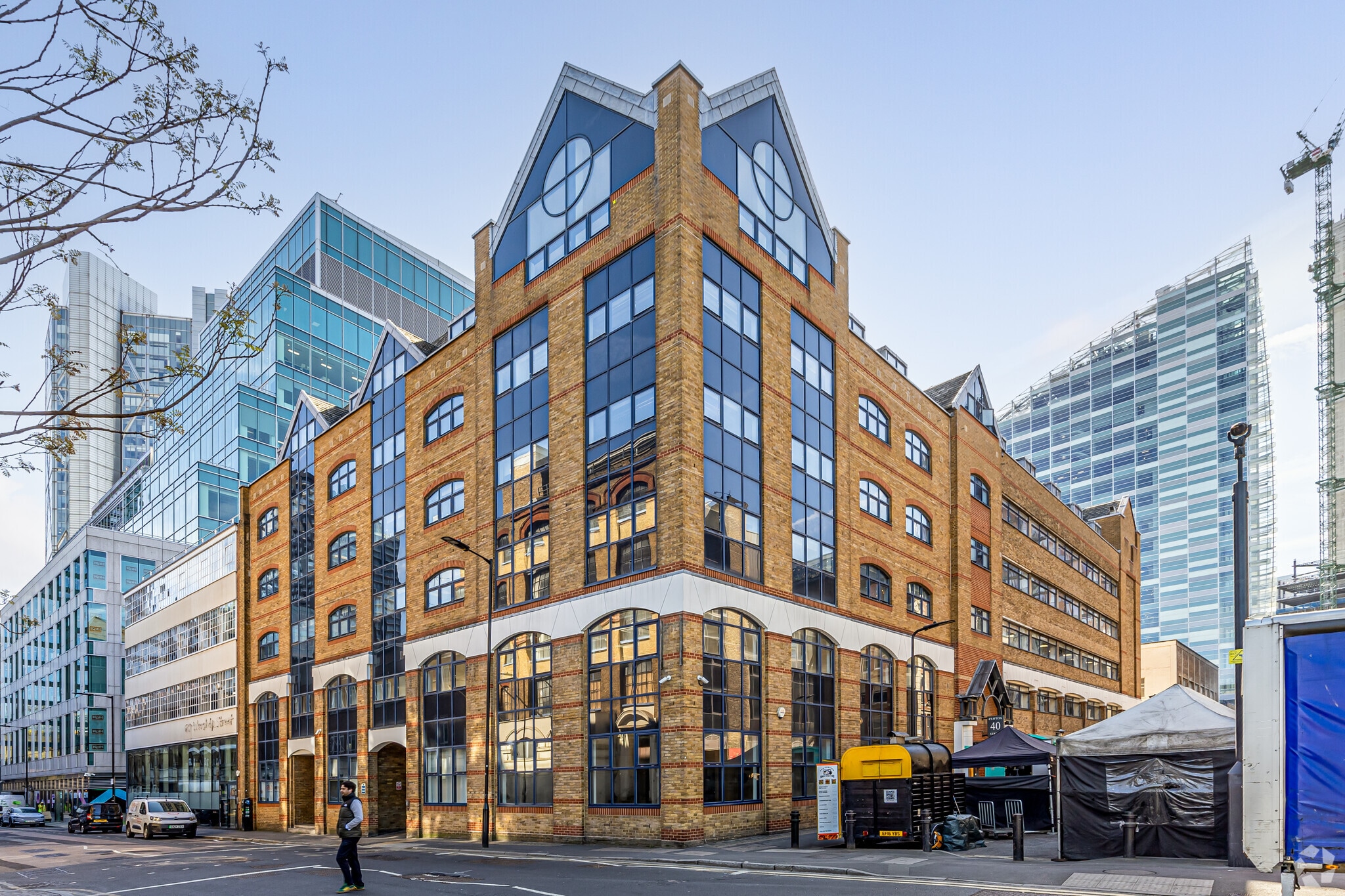 40 Clifton St, Londres à louer Photo principale– Image 1 sur 52