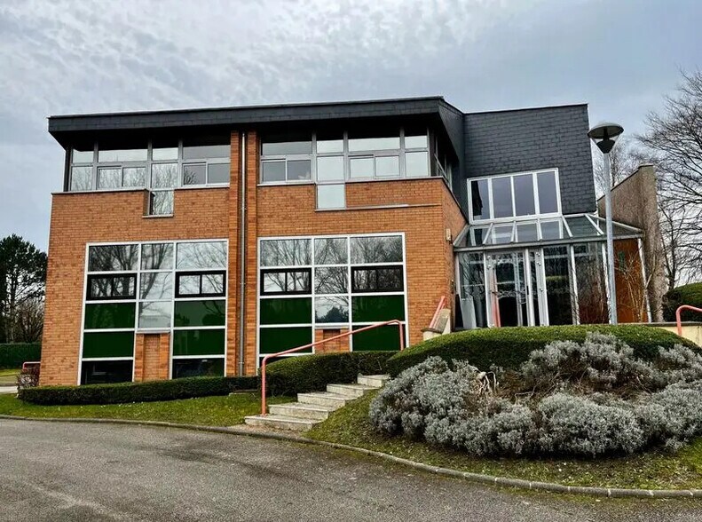 Bureau dans Bois-Guillaume à vendre - Photo de l’immeuble – Image 1 sur 15