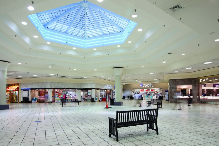 100 Mall Blvd, Brunswick, GA à louer - Photo de l’immeuble – Image 3 sur 12