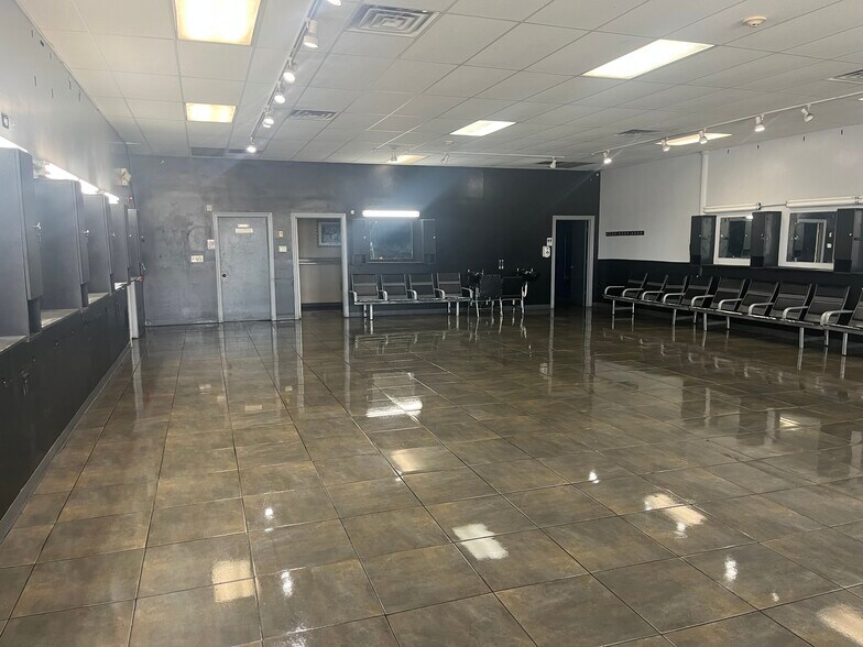 4001-4165 183rd St, Country Club Hills, IL à louer - Photo de l’immeuble – Image 3 sur 11