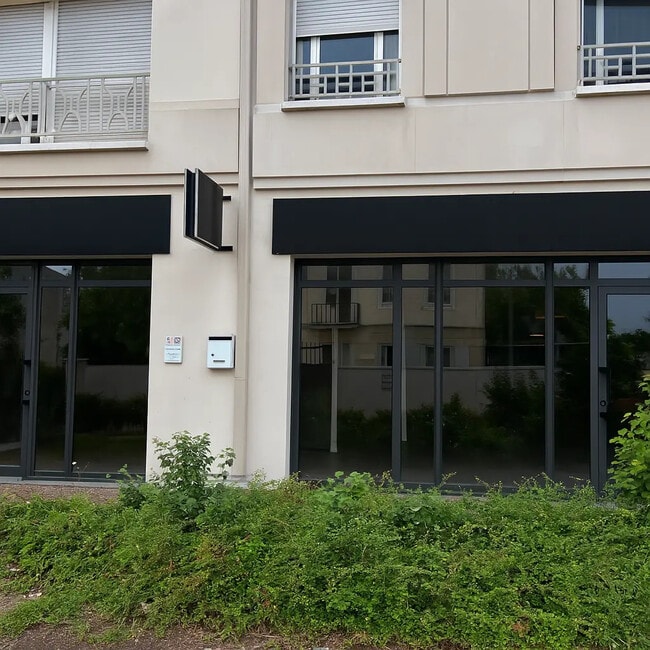 Plus de détails pour Local commercial à louer