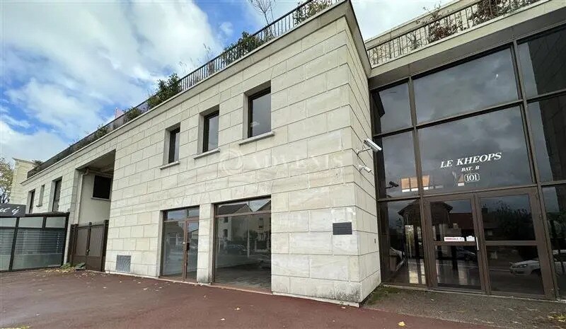 Local commercial dans Torcy à louer - Photo de l’immeuble – Image 1 sur 9