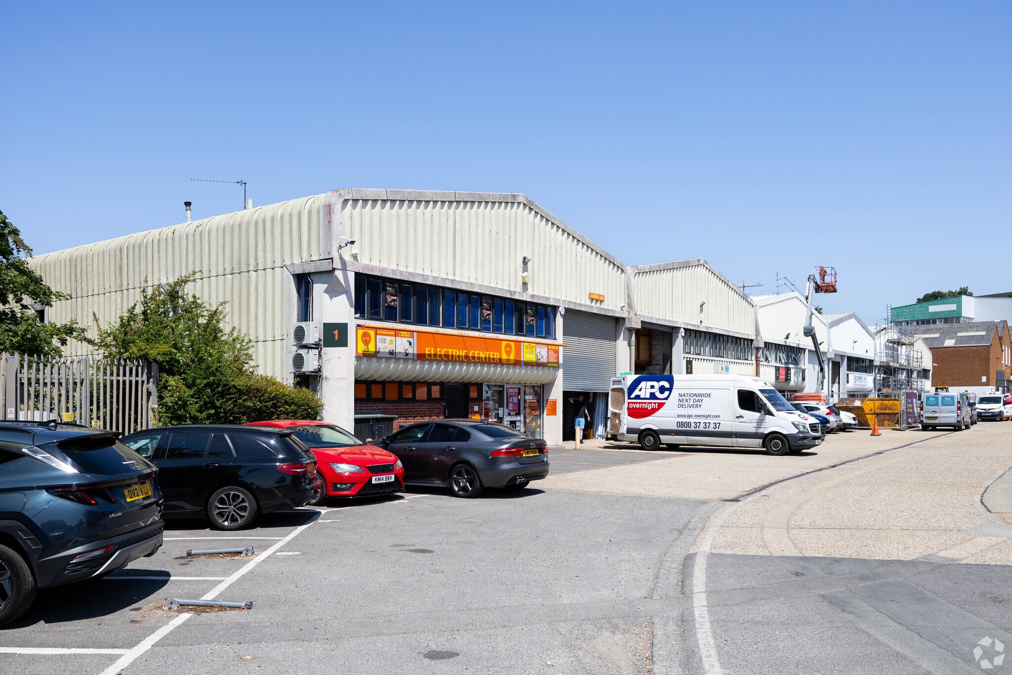 1-6 Nimrod Way, Reading à louer Photo principale– Image 1 sur 13