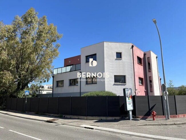 Plus de détails pour Bureau à vendre