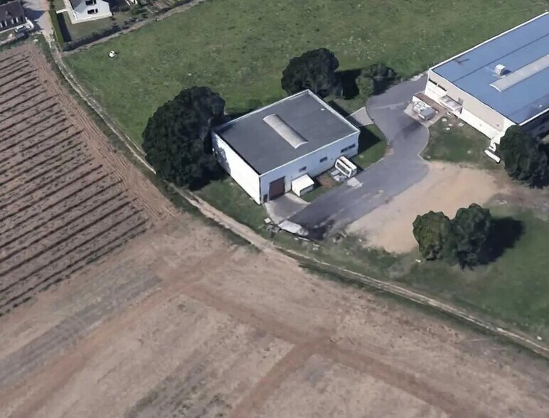 Local d’activités dans Therdonne à louer - Photo de l’immeuble – Image 2 sur 19