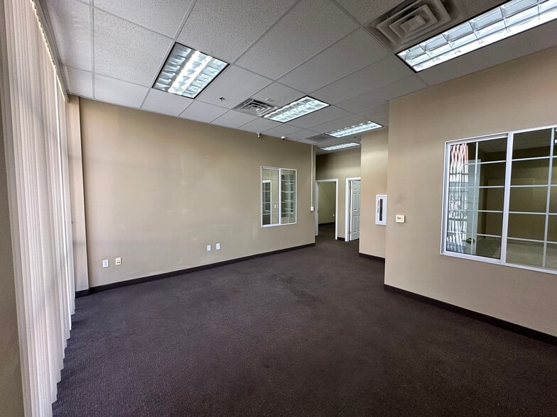 5178 W Patrick Ln, Las Vegas, NV à louer - Photo intérieure – Image 3 sur 10