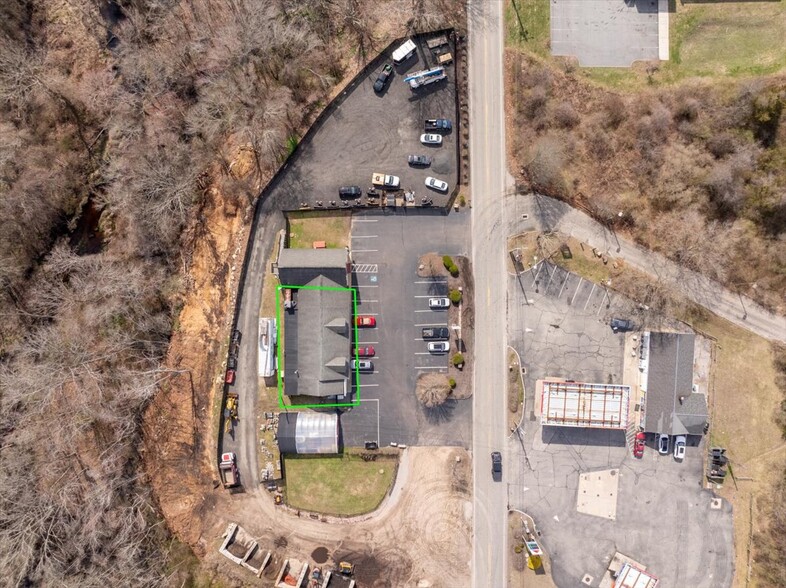 323 Clarks Falls Rd, North Stonington, CT à louer - Photo de l’immeuble – Image 3 sur 35