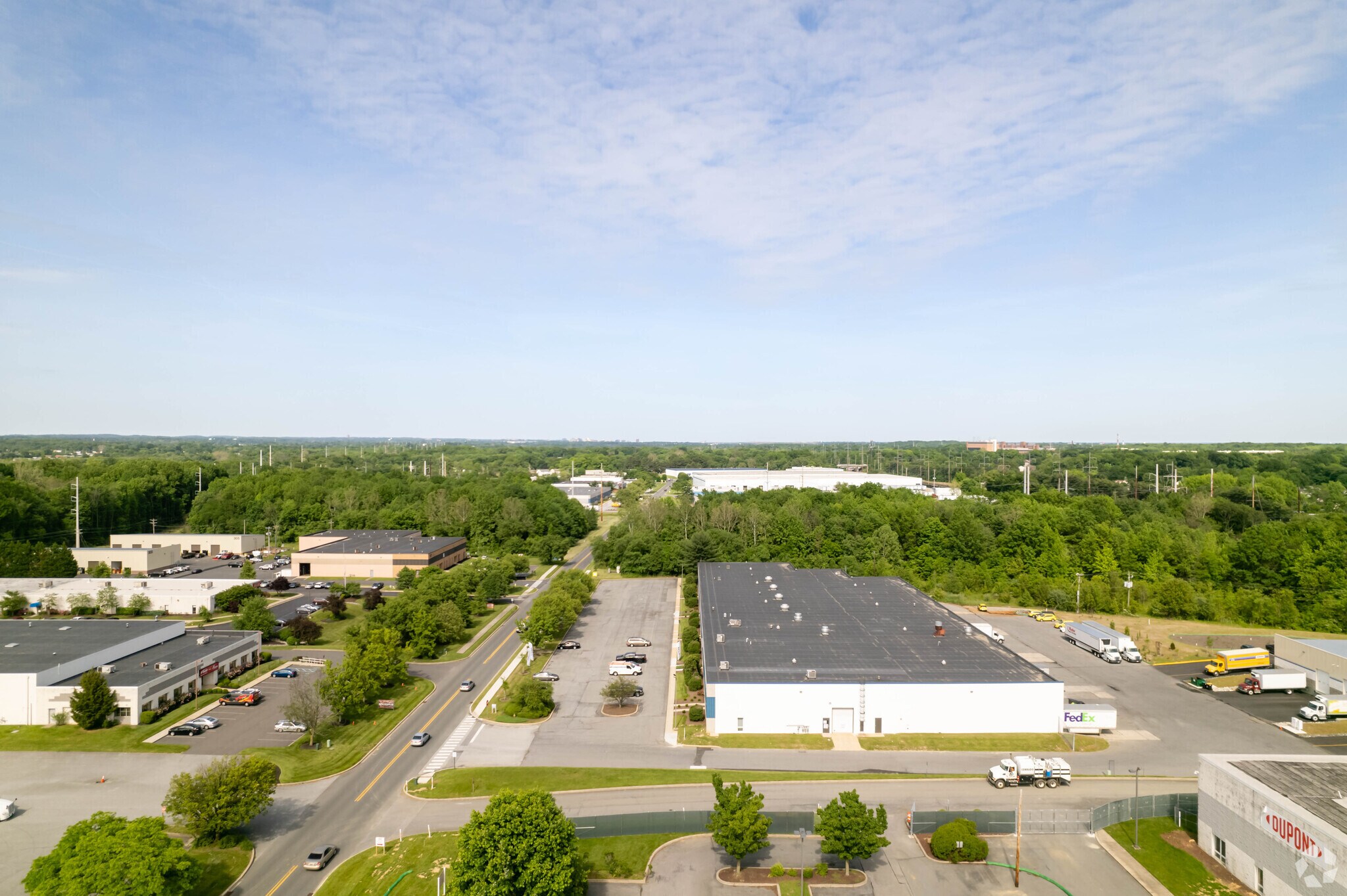 300 Ruthar Dr, Newark, DE à louer Photo principale– Image 1 sur 8