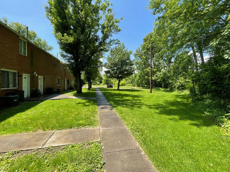 6801 McKinley Ct, Clairton, PA à vendre - Photo de l’immeuble – Image 3 sur 22