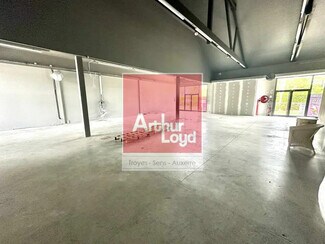 Plus de détails pour Local commercial à louer