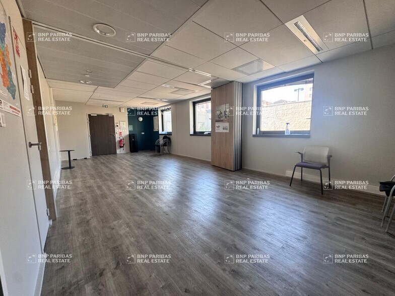 Bureau dans Lyon à louer - Photo de l’immeuble – Image 3 sur 9