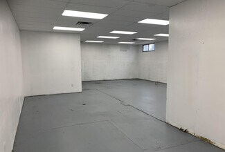 5020 49 St, Leduc, AB à louer Photo intérieure– Image 2 sur 4