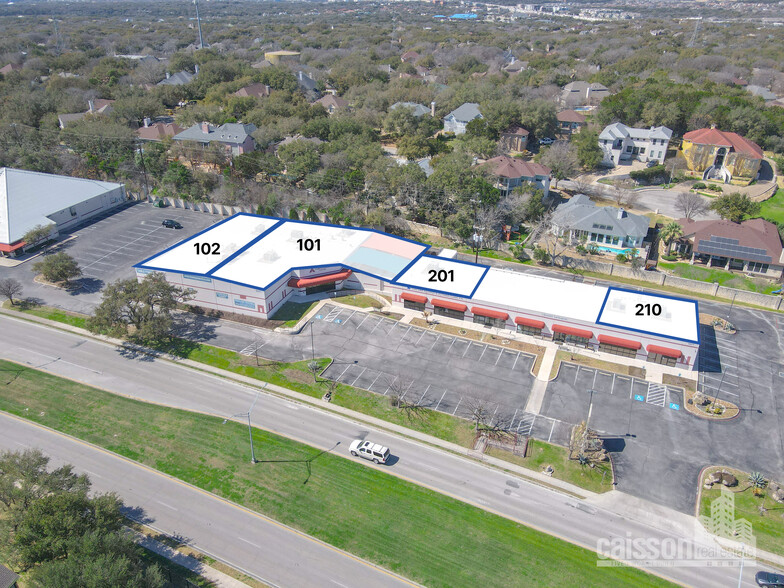 16675 Huebner Rd, San Antonio, TX à louer - Photo de l’immeuble – Image 2 sur 4