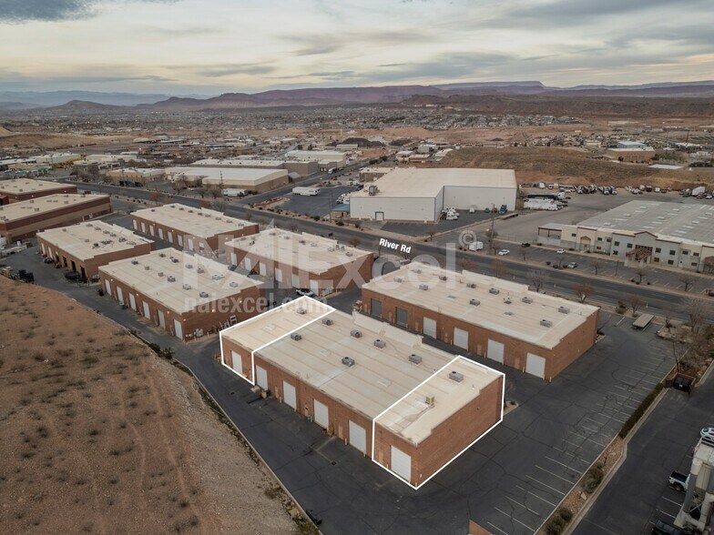 4012 S River Rd, St George, UT à louer - Photo de l’immeuble – Image 2 sur 8