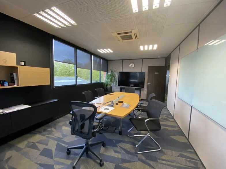 Bureau dans Saint-Grégoire à vendre - Photo de l’immeuble – Image 1 sur 5
