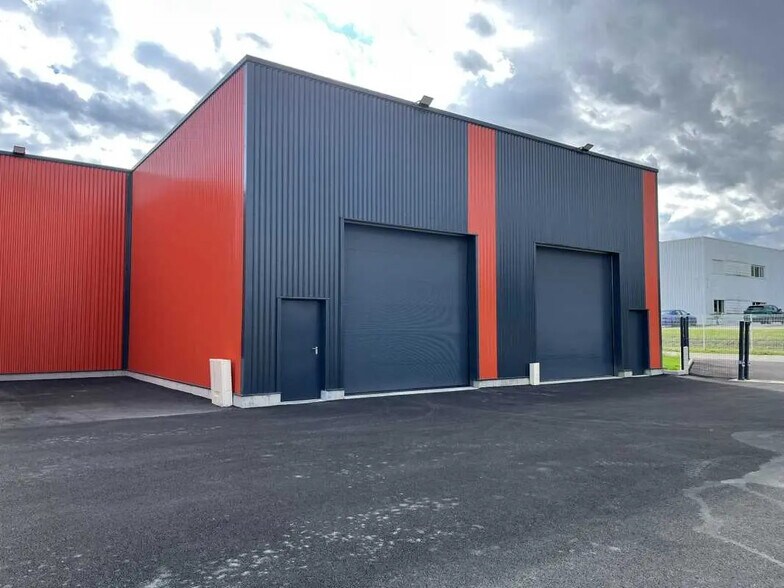 31 Rue Du Claret, Charvieu-Chavagneux à louer - Photo de l’immeuble – Image 3 sur 11