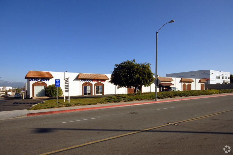 17635-17639 Rowland St, City Of Industry, CA à louer - Photo de l’immeuble – Image 2 sur 8