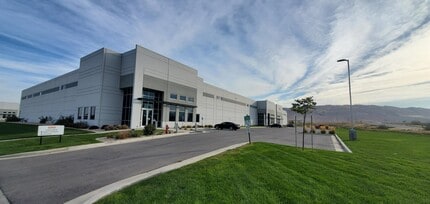 2150 N 2200 W, Salt Lake City, UT à louer Photo de l’immeuble– Image 1 sur 7