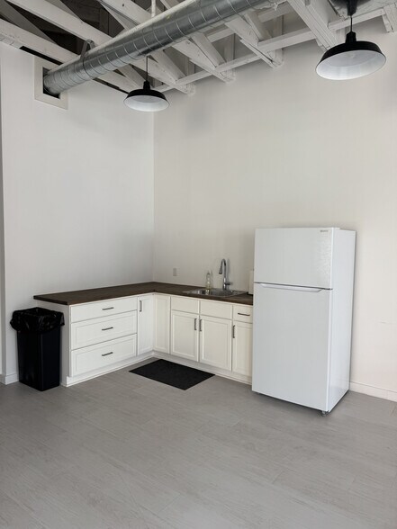 125 E State St, Cherry Valley, IL à louer - Photo de l’immeuble – Image 3 sur 32