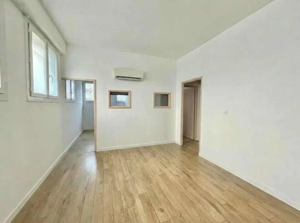 Bureau dans Draguignan à louer Photo de l’immeuble– Image 1 sur 7