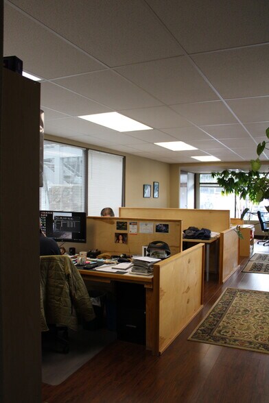 12202 Pacific Ave S, Tacoma, WA à louer - Photo de l’immeuble – Image 3 sur 8