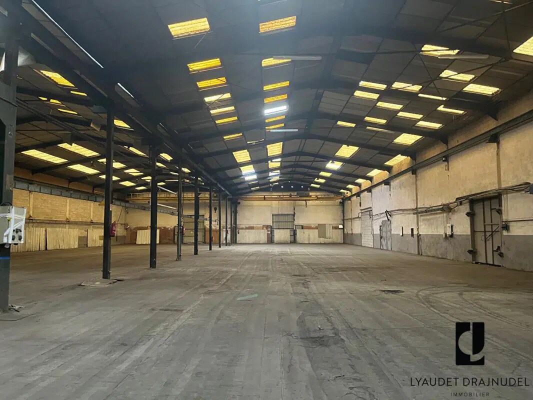 Local d’activités dans Riorges à louer Photo intérieure– Image 1 sur 4