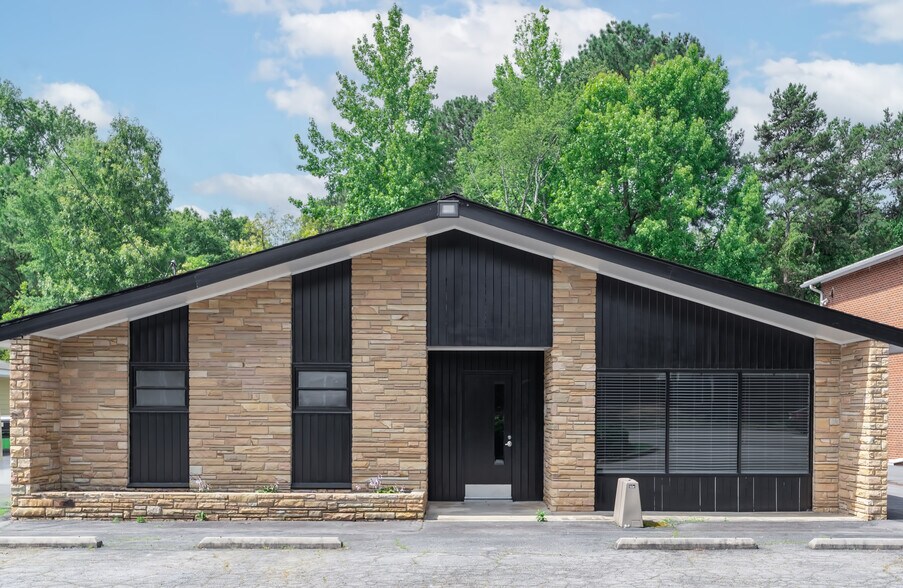 410 E Williams St, Apex, NC à louer - Photo de l’immeuble – Image 2 sur 22