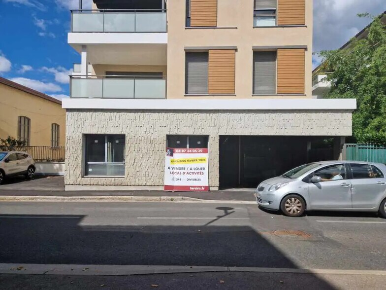 Bureau dans Craponne à louer - Photo de l’immeuble – Image 3 sur 6