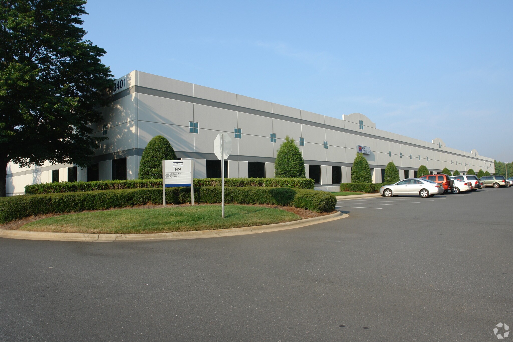 3401 International Airport Dr, Charlotte, NC à louer Photo principale– Image 1 sur 7