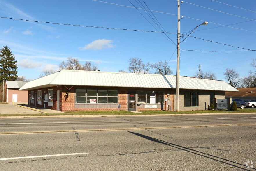 1201-1213 Corunna Ave, Owosso, MI à vendre - Photo principale – Image 1 sur 7
