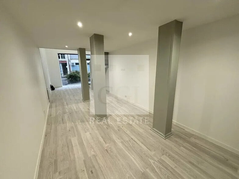 Bureau dans Villeurbanne à louer - Photo de l’immeuble – Image 3 sur 11
