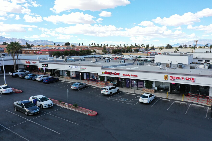 2101 S Decatur Blvd, Las Vegas, NV à louer - Photo de l’immeuble – Image 2 sur 3