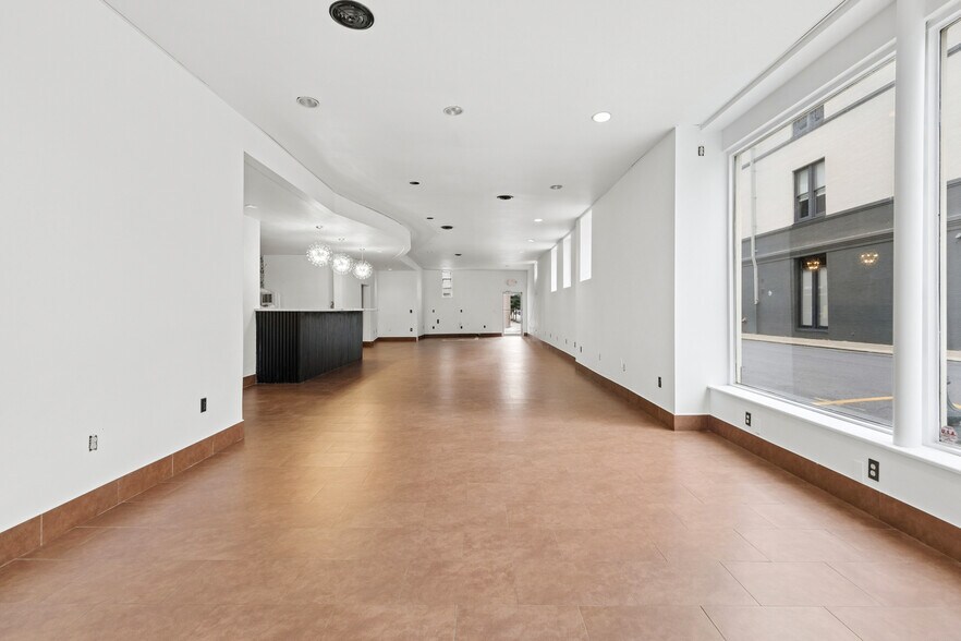 401 Baronne St, New Orleans, LA à louer - Photo de l’immeuble – Image 3 sur 10