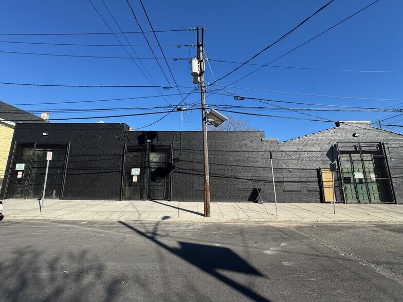 152-156 Badger Ave, Newark, NJ à louer - Photo principale – Image 1 sur 4
