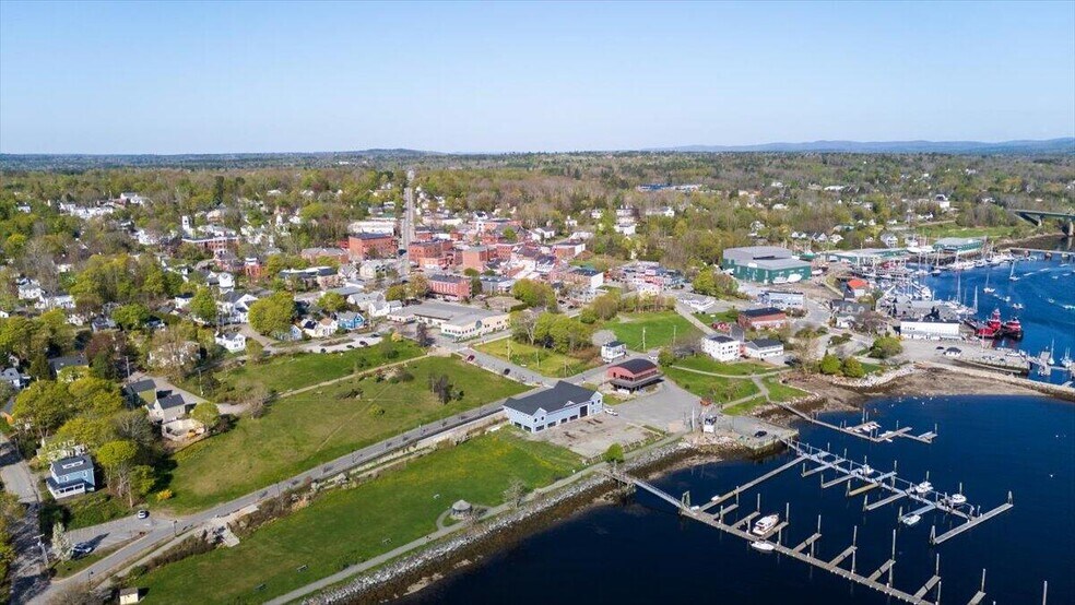 1 Miller St, Belfast, ME à vendre - Aérien – Image 2 sur 18