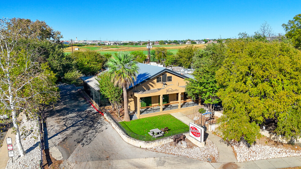 7310 Jones Maltsberger Rd, San Antonio, TX à louer - Photo de l’immeuble – Image 1 sur 9