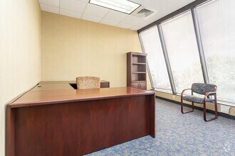 5757 Corporate Blvd, Baton Rouge, LA à louer Photo intérieure– Image 2 sur 10